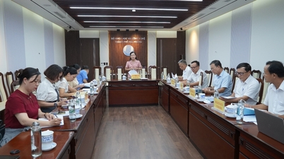 Memelihara dan mempromosikan nilai warisan budaya yang berkaitan dengan Trang Trinh Nguyen Binh Khem