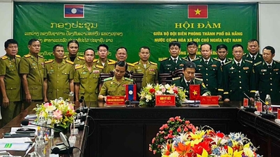 Entretiens entre les gardes-frontières de la ville de Da Nang et la police de la province de Sékong (Laos)