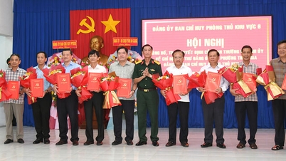 An Giang: Ernennung von Gemeinde- und Bezirksparteisekretären zur Teilnahme am Parteivorstand des regionalen Verteidigungskommandos
