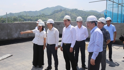 Phó Bí thư Tỉnh ủy Nguyễn Tuấn Anh kiểm tra tình hình hoạt động sau sáp nhập tại các xã Phong Hải, Xuân Quang và Bảo Thắng