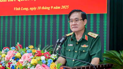 យោធភូមិភាគទី៩៖ ឧត្តមសេនីយ៍ឯក Nguyen Xuan Dat ចូលរួមសកម្មភាពសន្ទនាលទ្ធិប្រជាធិបតេយ្យនៅទីក្រុង Vinh Long