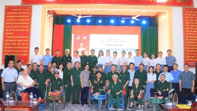 Nghe An War Invalids Nursing Center نے جنوب کی آزادی اور قومی اتحاد کی 50 ویں سالگرہ منانے کے لیے ایک سیمینار کا اہتمام کیا (30 اپریل 1975 - 30 اپریل 2025)