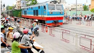 Hô-Chi-Minh-Ville renforce ses solutions pour assurer la sécurité du trafic ferroviaire