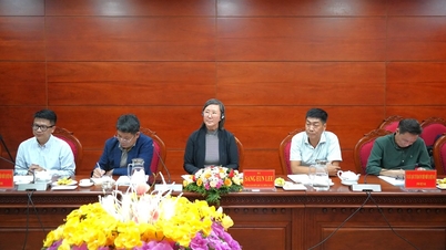 Naib Pengerusi Jawatankuasa Rakyat Wilayah Ngo Vu Thang bekerja dengan Pertubuhan Antarabangsa bagi Pemuliharaan Alam Semula Jadi di Vietnam