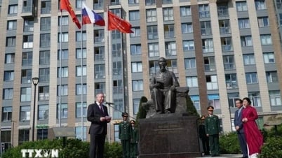 Gubernur Saint Petersburg (Rusia) mengucapkan selamat Hari Nasional Vietnam, sangat menghargai peran diplomasi antarmasyarakat
