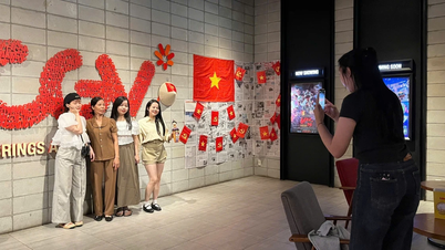 Público de Gia Lai emocionado com “Red Rain”
