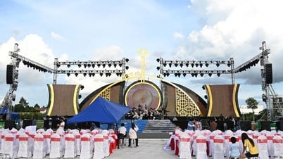 بروفة العرض الـ 176 "الفنانون ورفقاء الروح" تحت عنوان "الجبال والأنهار المطرزة"