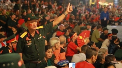 Zehntausende Herzen schlagen gemeinsam in Richtung Ba Dinh Platz