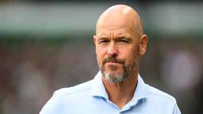 HLV Ten Hag lên tiếng chỉ trích Bayer Leverkusen sau khi bị sa thải