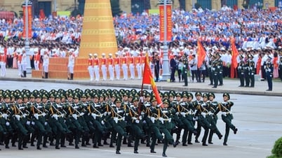Serie fotográfica: Bloques de desfile del Ejército Popular de Vietnam en A80