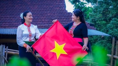 Đồng bào Thái ở xã Hùng Chân mừng Tết Độc lập