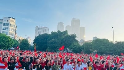 Οι δημοτικές περιφέρειες Γεν Χόα, Κάου Τζιάι και Νγκία Ντο οργανώνουν αναμετάδοση για να εξυπηρετήσουν τους ανθρώπους που παρακολουθούν τη μεγάλη τελετή.