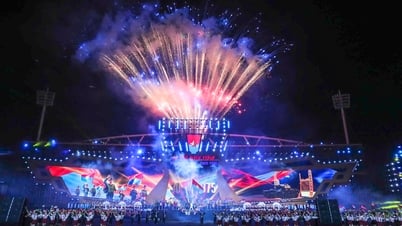 My Dinh berkobar dengan kebanggaan dalam Konser Nasional '80 tahun perjalanan Kemerdekaan - Kebebasan - Kebahagiaan'