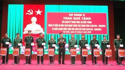 Özellikle zor durumda olan subay ve askerlere Milli Savunma Bakanlığı Merkez Askeri Komisyonu tarafından hediyeler takdim edildi