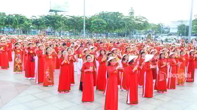 การเฉลิมฉลองการปฏิวัติ 80 สิงหาคม และวันชาติ 2-9 สิงหาคม ต้อนรับวันประกาศอิสรภาพอย่างยินดี