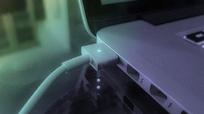 Est-ce vraiment cher de charger son ordinateur portable pendant la nuit ?