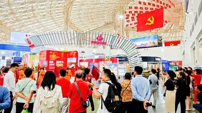 80 वर्षों की राष्ट्रीय उपलब्धियों के प्रदर्शनी स्थल में वियतनामी इस्पात का चमत्कार