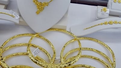 Gold price today 9-2: Strong fluctuations due to series of economic data from the US