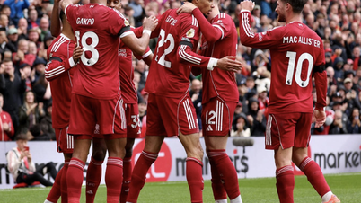 Liverpool, Everton'ı yenerek Premier Lig'de galibiyet serisini sürdürdü