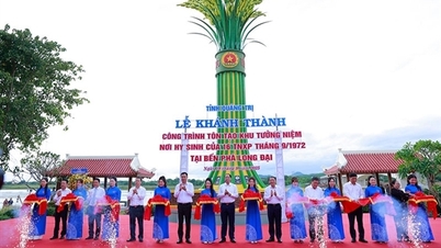 Inauguración del Monumento Conmemorativo a los Jóvenes Voluntarios Caídos en la Terminal de Ferry de Long Dai