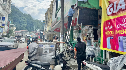 Phường Sa Pa lập lại trật tự hành lang, vỉa hè trên các tuyến phố trung tâm