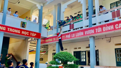 Hơn 600 học sinh tham gia thực tập phương án chữa cháy và cứu nạn, cứu hộ