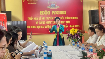 De nombreux artistes célèbres ont assisté au programme artistique d'ouverture du Festival du temple Tran Thuong 2025