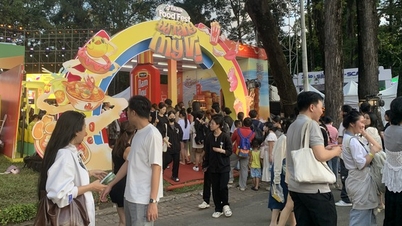 週末、ホーチミン市では何千人もの人々がフードフェスト2025料理フェスティバルに集まりました。