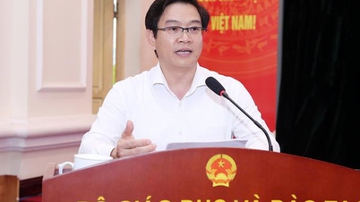 영어를 제2외국어로 만들려면 2만2000명의 교사가 필요하다