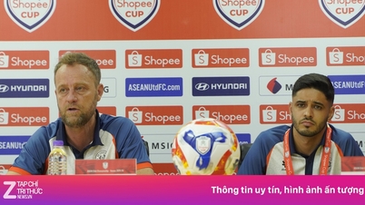 Jurulatih Polking bertindak sebagai jurubahasa untuk pelajarnya