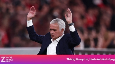 Mourinho se zlobí na rozhodčího