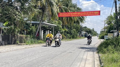 ຕາ​ແສງ O Lam ເຊີດ​ຊູ​ຮີດ​ຄອງ​ປະ​ເພ​ນີ​ວິ​ລະ​ຊົນ