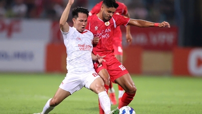 Mr. Kim discovered a shining star, right in the position that U.23 Vietnam is lacking.