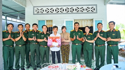 กองพันทหารราบที่ 9 ลงพื้นที่เยี่ยมและมอบของขวัญแก่เด็กด้อยโอกาสของทหารในกาเมา