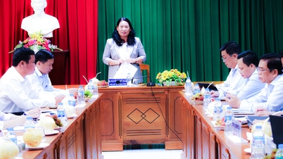 Communes overcome difficulties, focus on socio-economic development