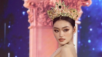 Hoa hậu Yến Nhi gặp sự cố trang phục trong lễ nhận sash
