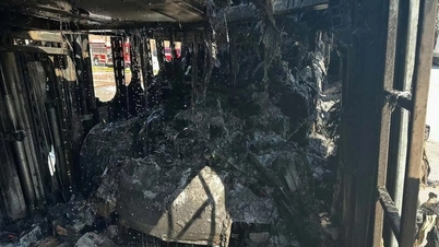 5 מכוניות-על נשרפו על גבי רכב תובלה, נזק של 1.5 מיליון דולר