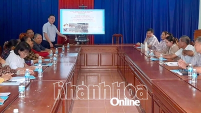 تدريب المزارعين على تقنيات تربية الدجاج الحر الآمنة بيولوجيًا