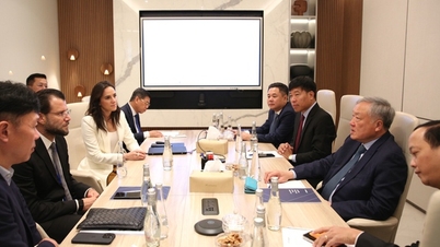 স্থায়ী উপ-প্রধানমন্ত্রী G42 গ্রুপ (UAE)-এর সাথে কাজ করেন