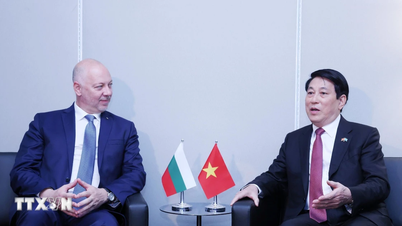 Le président rencontre et prend contact avec les dirigeants de la Bulgarie et du Portugal