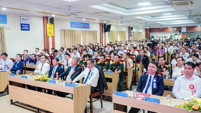 ລະ​ບົບ​ການ​ປິ່ນ​ປົວ​ສຸ​ຂະ​ພາບ Hung Vuong ສະ​ເຫຼີມ​ສະ​ຫຼອງ 15 ປີ​