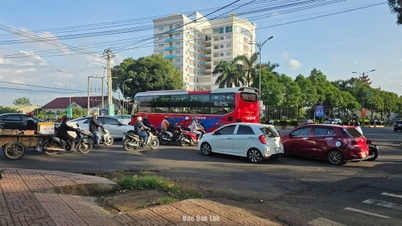 Ajustement de la signalisation routière dans le quartier de Buon Ma Thuot (ancien)