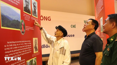 Exposición temática 'Comité Provincial del Partido de Dak Lak: Hitos históricos'