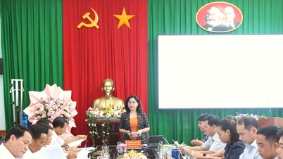 The National Assembly delegation of Dak Lak province surveyed the activities of the two-level local government in Krong Nang commune. Promoting potential, overcoming difficulties to operate effectively.
