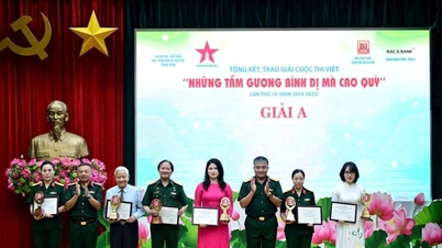 Trao 22 giải cuộc thi viết “Những tấm gương bình dị và cao quý” lần thứ 16