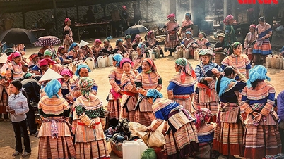 Khai mạc triển lãm ảnh nghệ thuật 'Sắc màu cuộc sống các dân tộc Việt Nam'