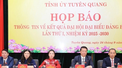 Ο Tuyen Quang έδωσε συνέντευξη Τύπου για να ενημερώσει για τα αποτελέσματα του 1ου Επαρχιακού Συνεδρίου του Κόμματος.