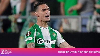 Antony plays the hero role for Betis