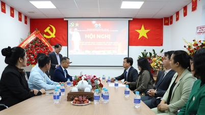 Establecimiento de la célula de base del Partido Comunista de Vietnam Thuong Tin Commercial Joint Stock Bank - Sucursal Lam Dong