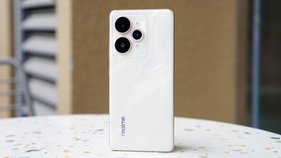 realme 15 Pro: Hiệu suất tốt, AI đa dạng nhưng thiết kế cần cải thiện